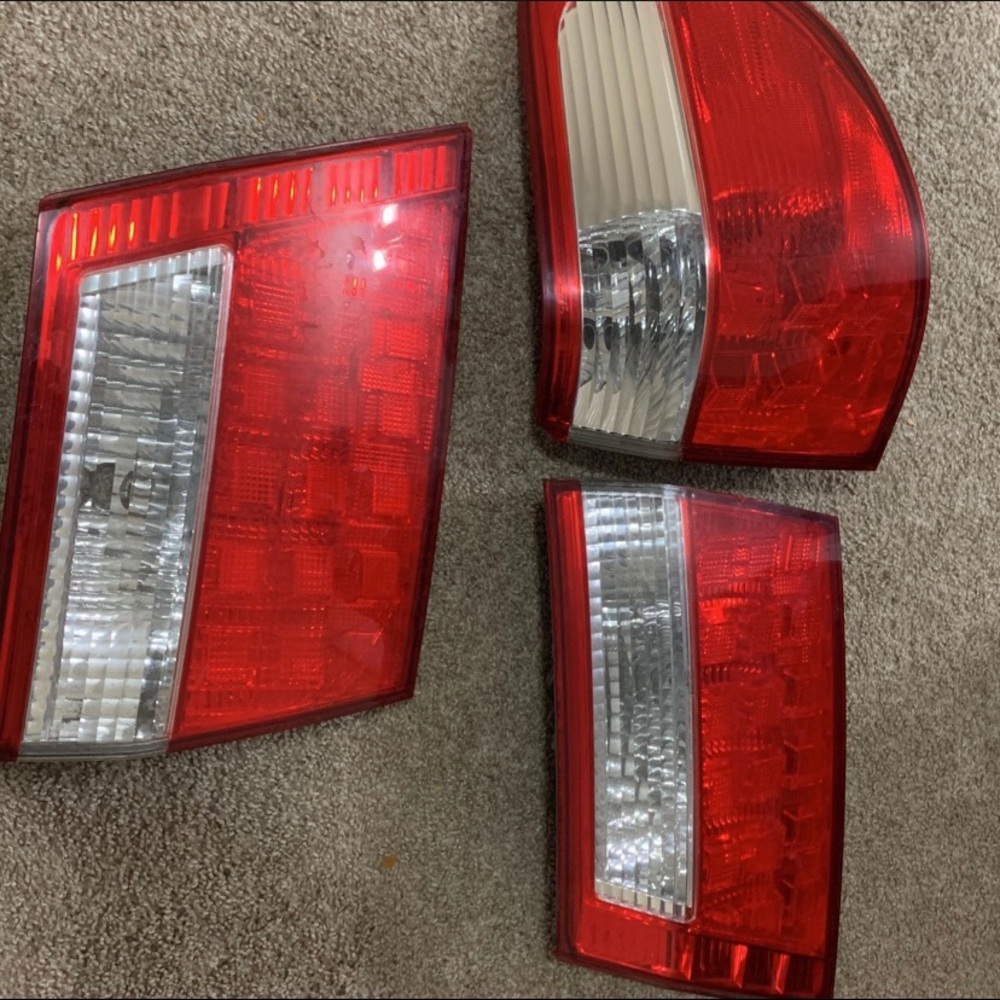 2005, 2006 , 2007 Honda Odyssey Tail Lights